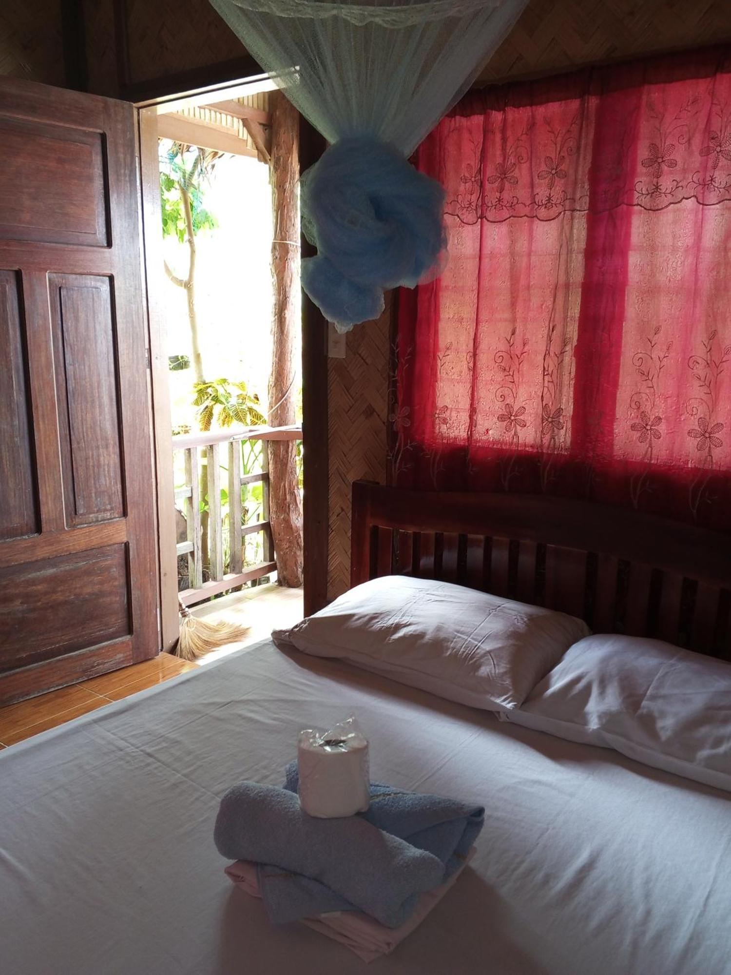 Akoya Beach Park And Cottages Locaroc Room photo